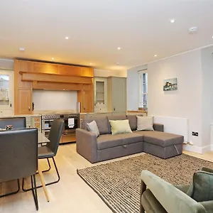Joivy Modern And Airy Flat On The Historic Royal Mile Edimburgo