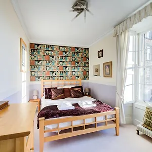 Guestready - Historic Old Town Edinburgh
