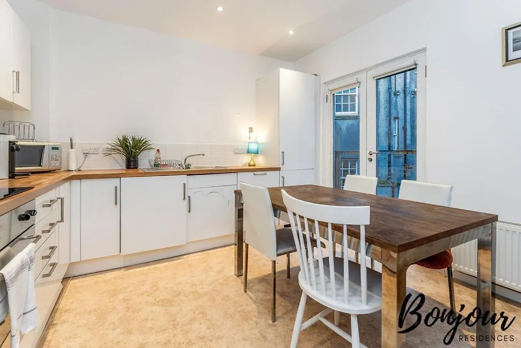 Spacious 2Br-1Ba - Grassmarket - Free Parking By Bonjour Residences Edinburgh 0*,