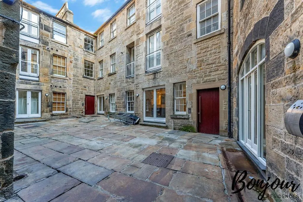 Spacious 2Br-1Ba - Grassmarket - Free Parking By Bonjour Residences Edinburgh 0*,  United Kingdom
